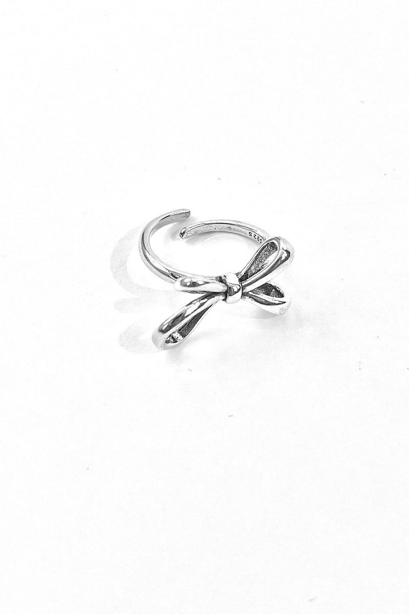 ABSTRACT BOW RING