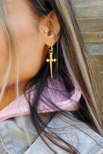 PERFECT TRUST DAGGER EARRINGS - GOLD